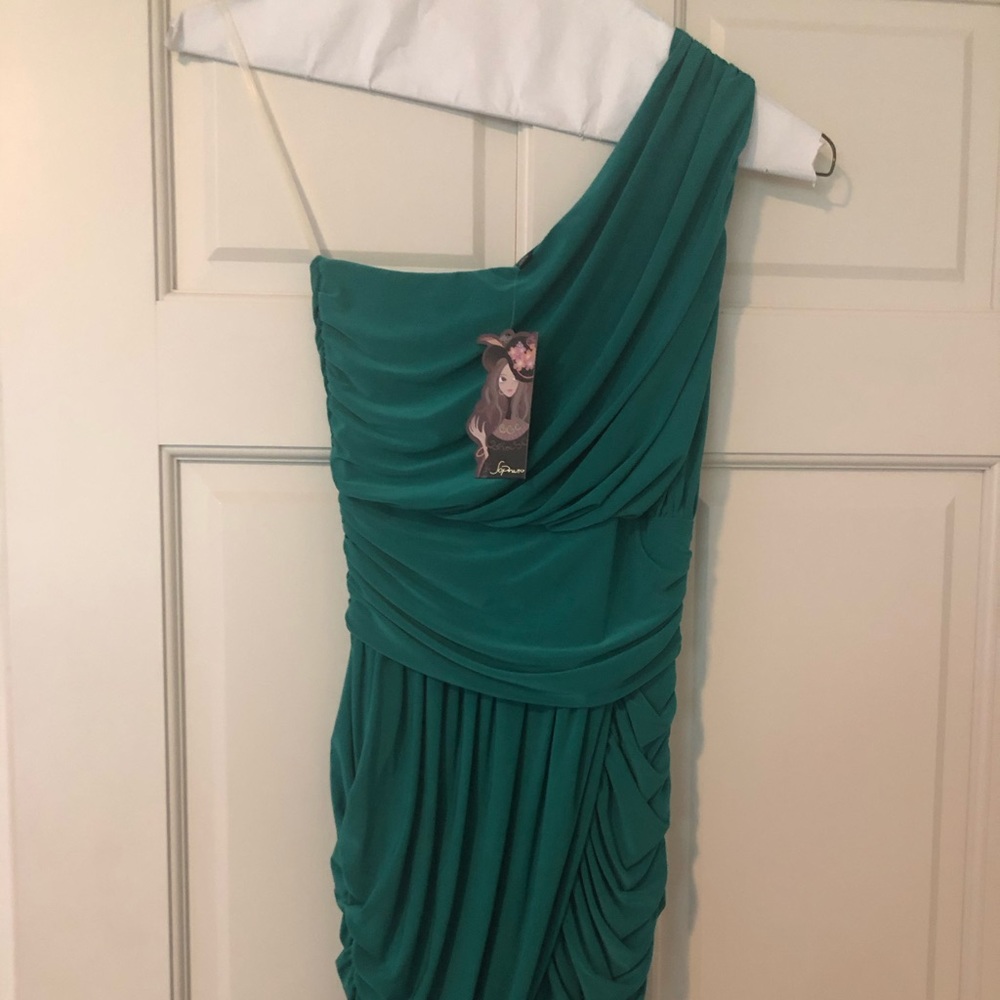 Saprano xs, one shoulder, emerald green dress